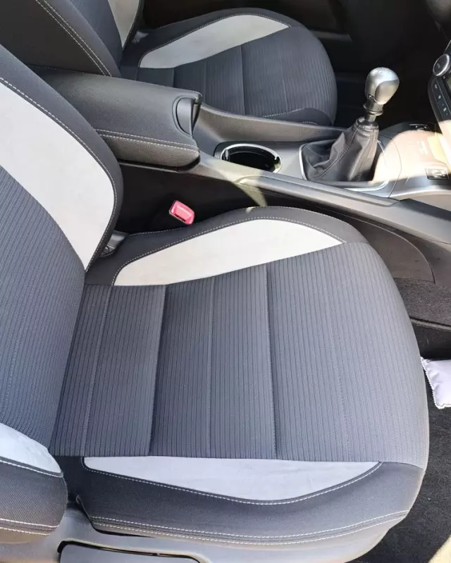 TOYOTA Avensis 2.0 D-4D Premium