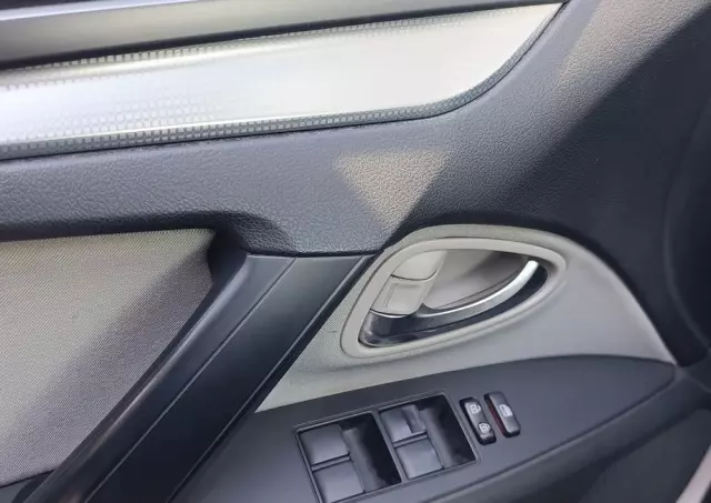 TOYOTA Avensis 2.0 D-4D Premium