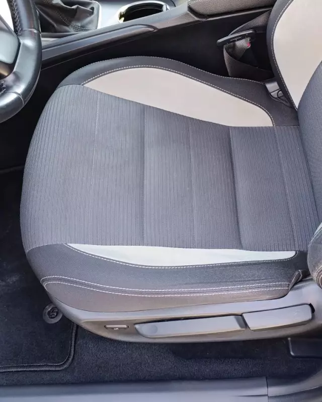 TOYOTA Avensis 2.0 D-4D Premium