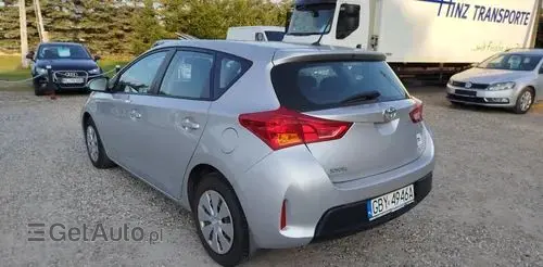 TOYOTA Auris 