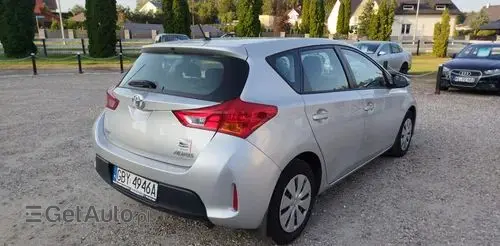 TOYOTA Auris 