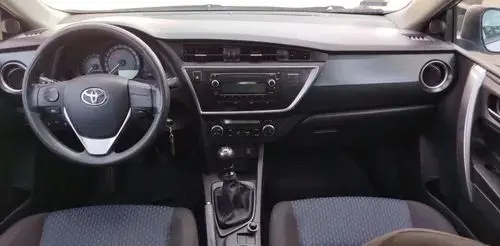 TOYOTA Auris 