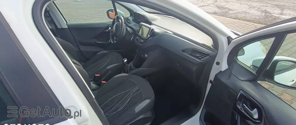 PEUGEOT 208 82 VTI Active