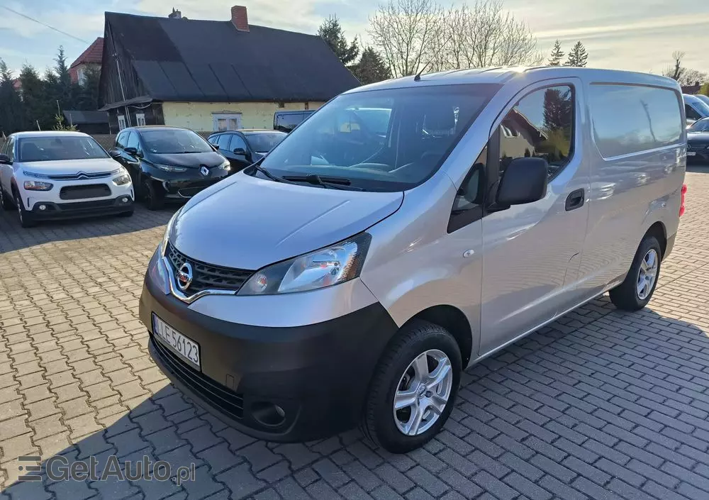 NISSAN NV200 