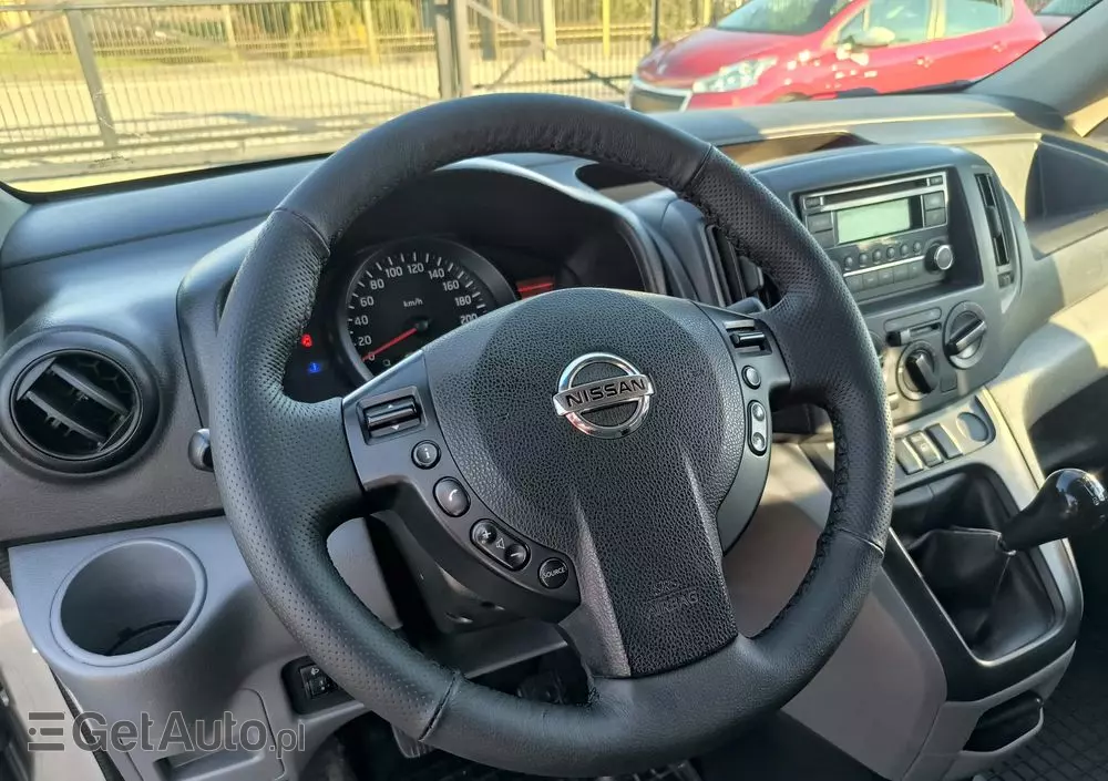 NISSAN NV200 