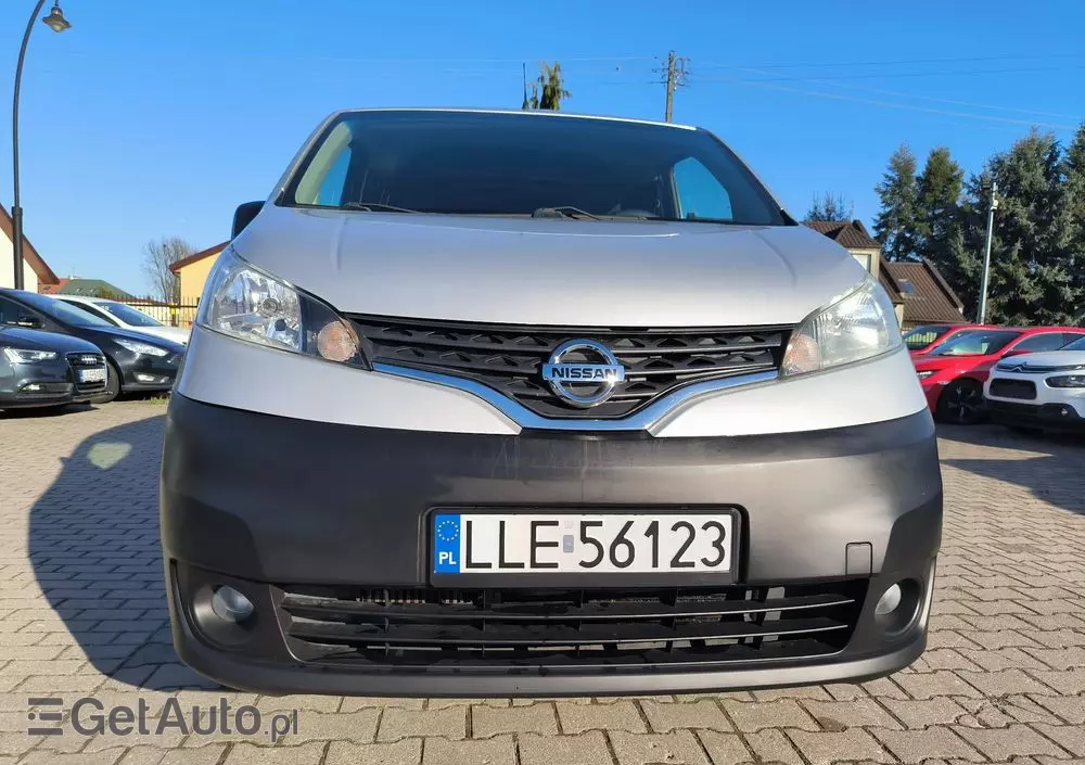 NISSAN NV200 