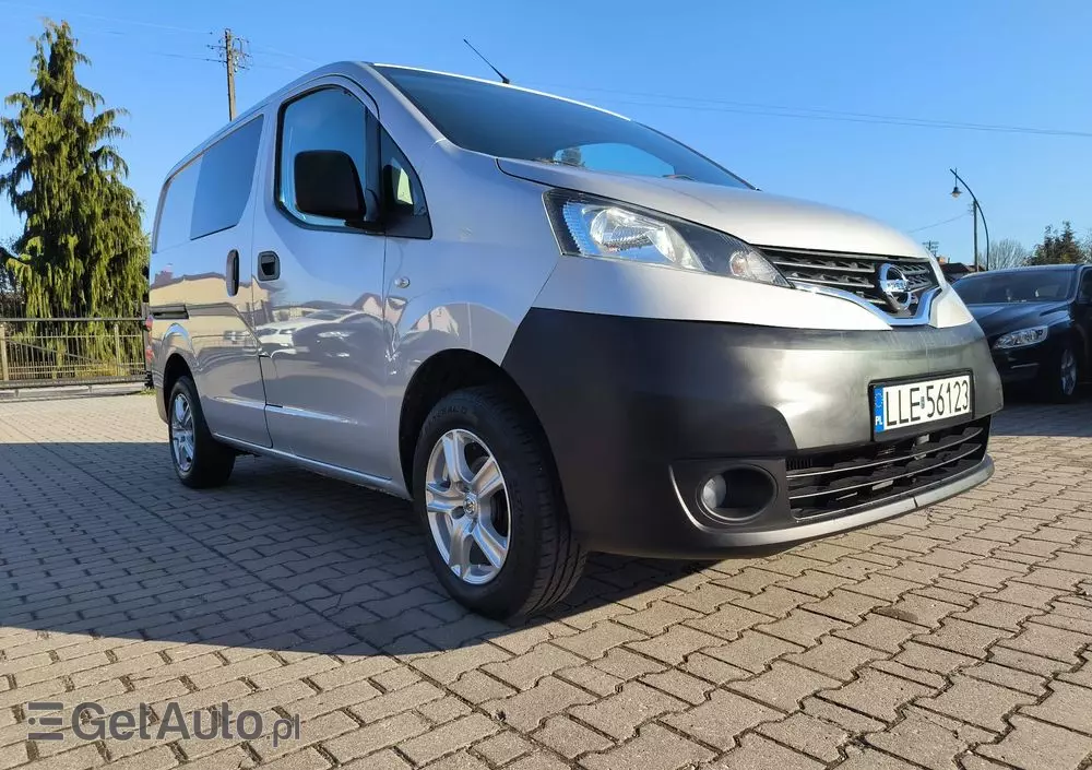 NISSAN NV200 