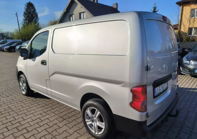 NISSAN NV200 