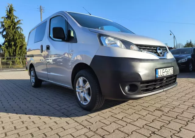 NISSAN NV200 