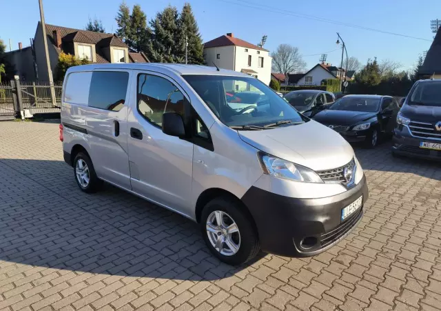 NISSAN NV200 