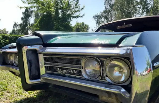 PONTIAC Bonneville 
