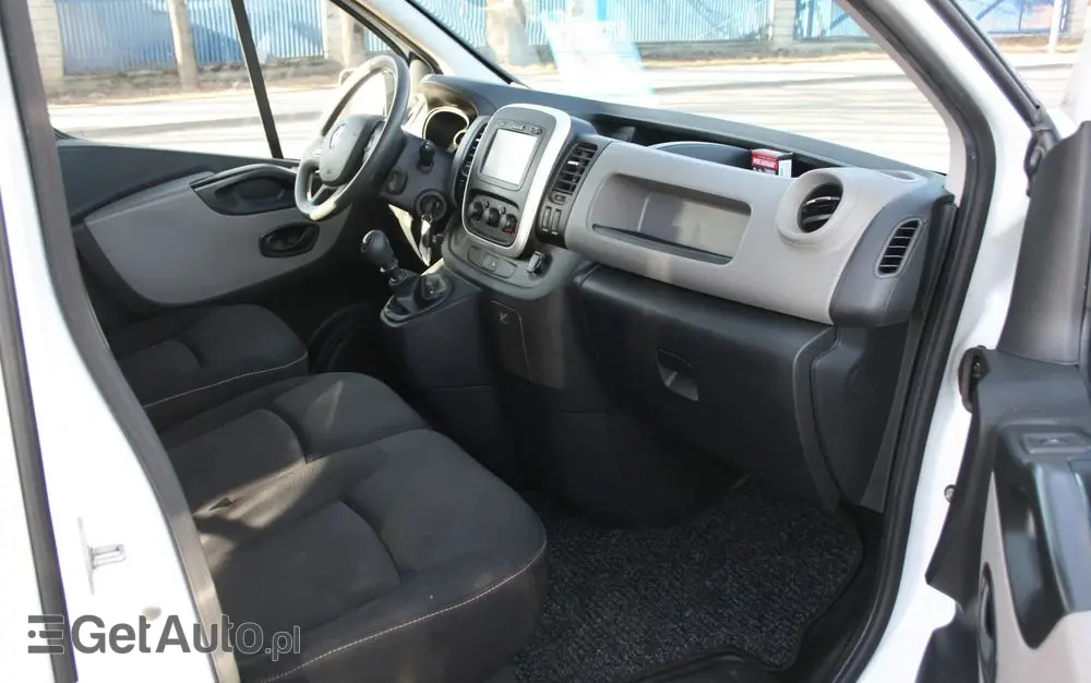 RENAULT TRAFIC 