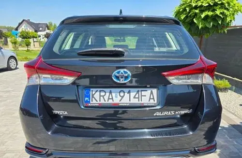 TOYOTA Auris 