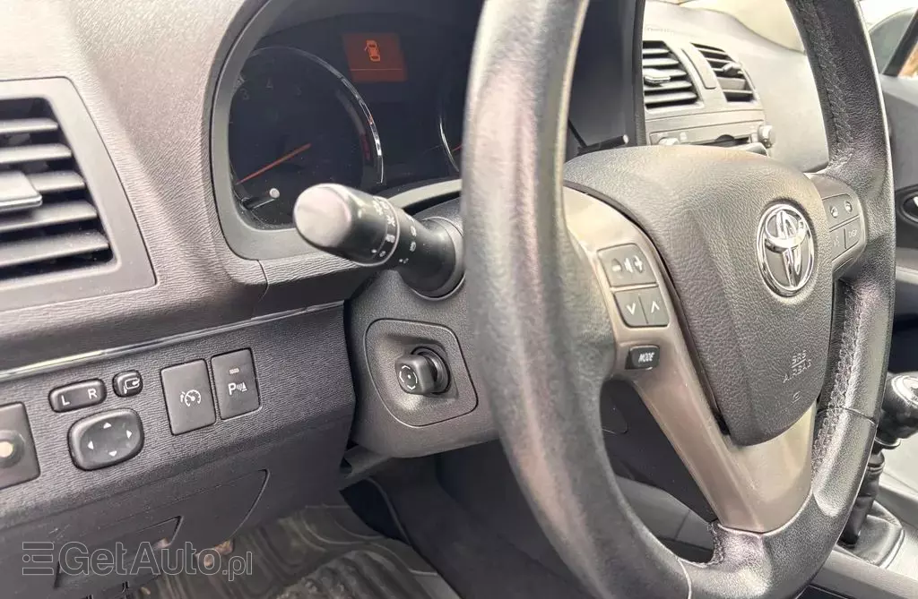 TOYOTA Avensis 