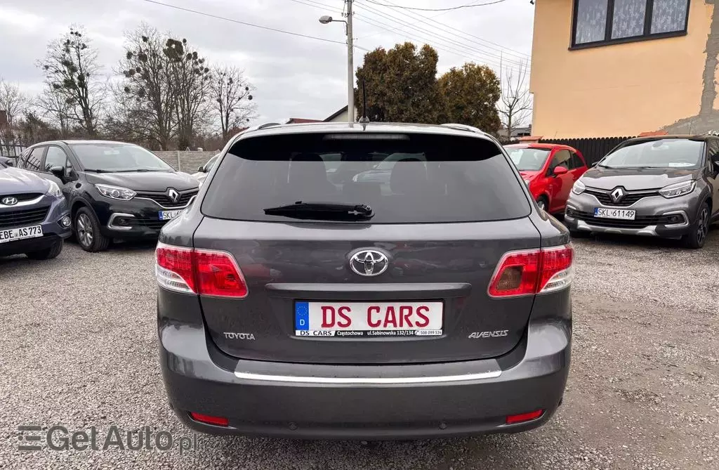 TOYOTA Avensis 