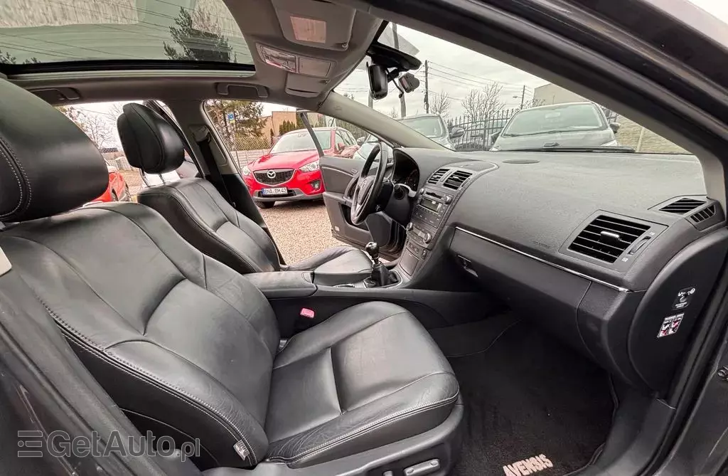 TOYOTA Avensis 