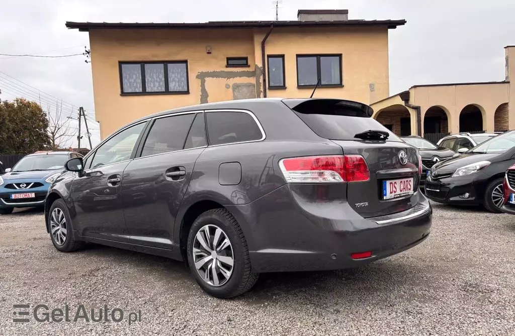 TOYOTA Avensis 