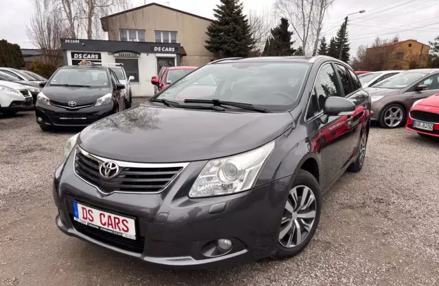 TOYOTA Avensis 
