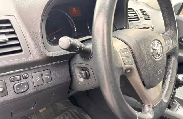 TOYOTA Avensis 