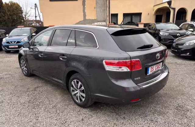 TOYOTA Avensis 