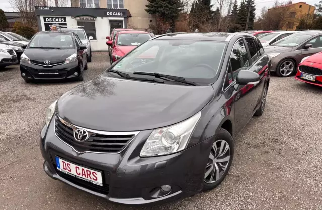 TOYOTA Avensis 