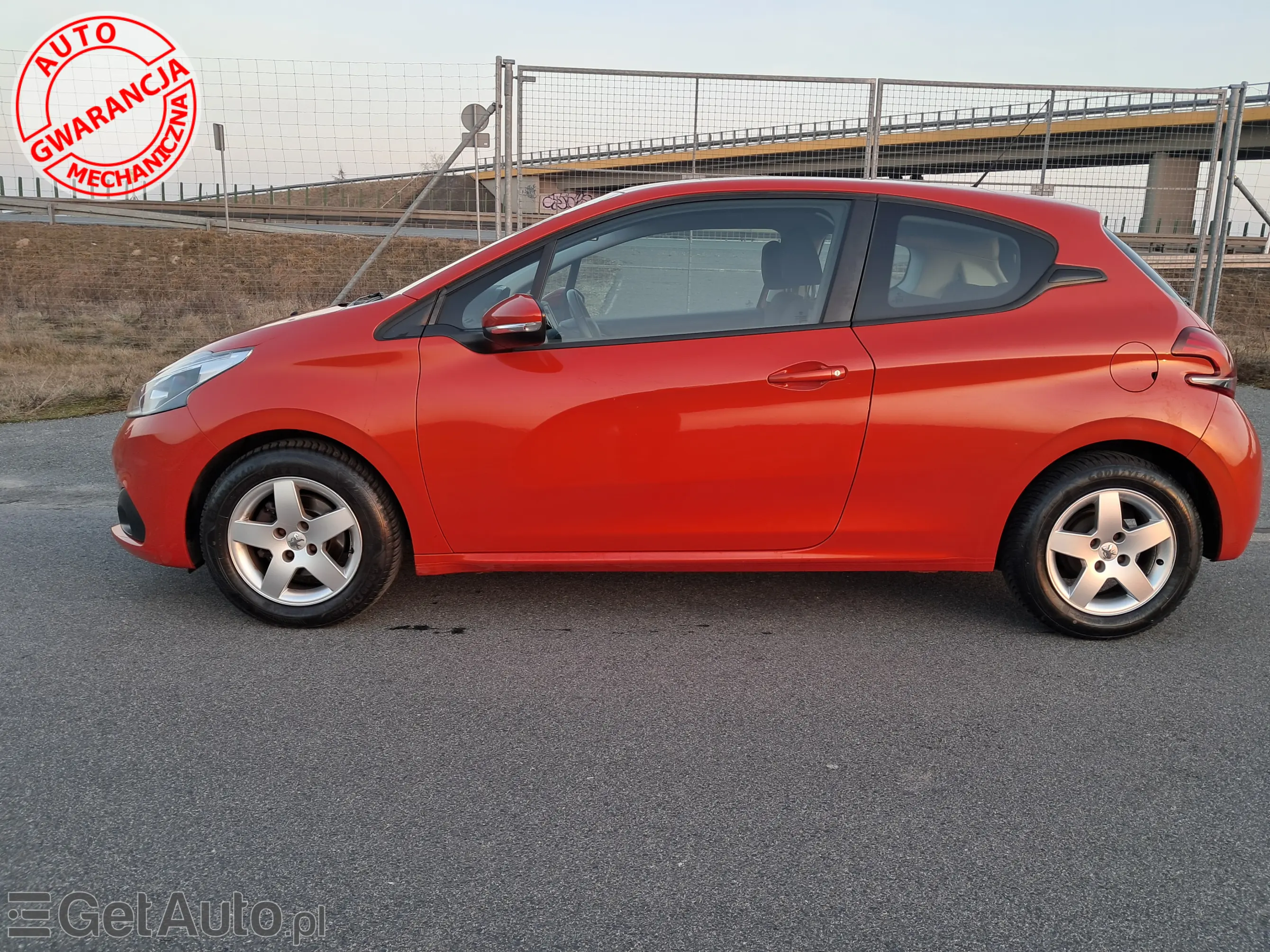 PEUGEOT 208 Allure
