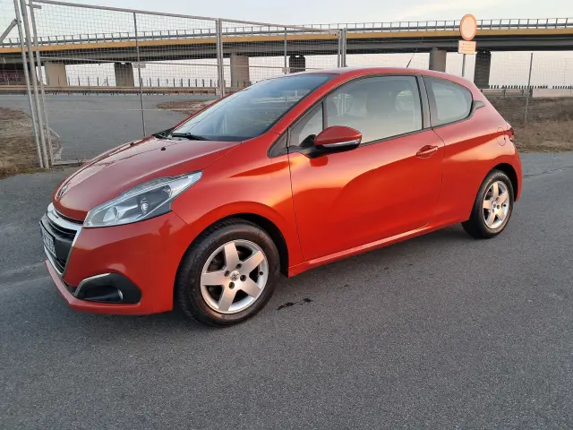 PEUGEOT 208 Allure
