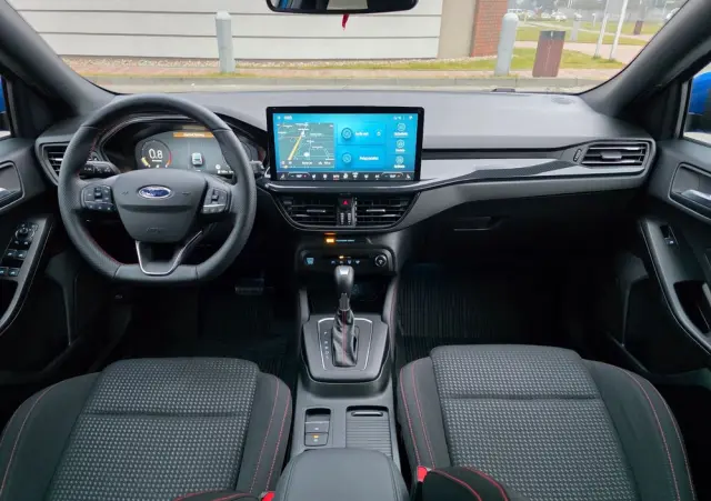 FORD Focus 1.0 EcoBoost mHEV ST-Line X