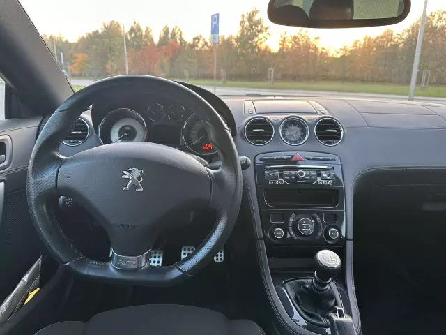 PEUGEOT RCZ Coupe