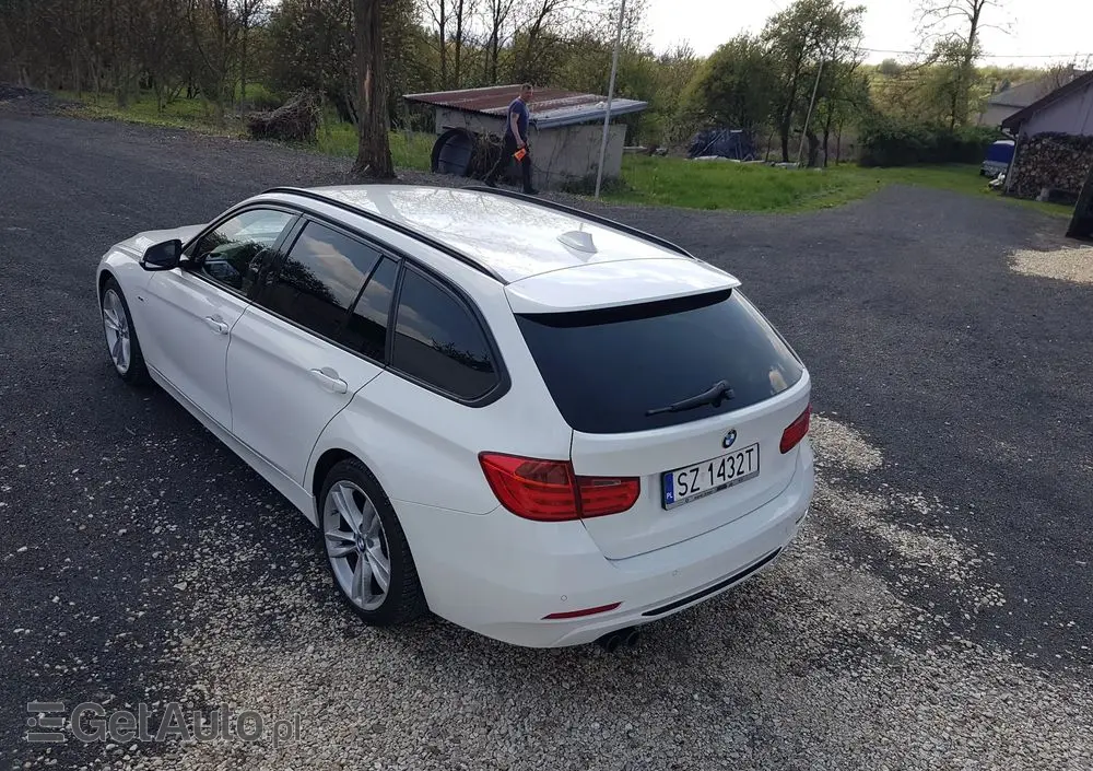 BMW Seria 3 330d xDrive Sport-Aut Sport Line