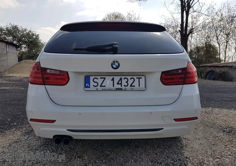 BMW Seria 3 330d xDrive Sport-Aut Sport Line