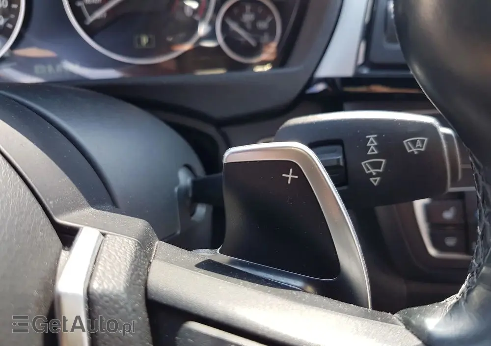 BMW Seria 3 330d xDrive Sport-Aut Sport Line