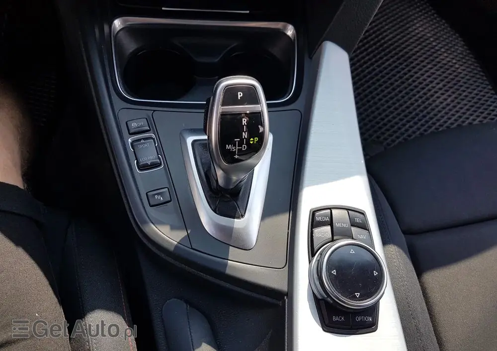 BMW Seria 3 330d xDrive Sport-Aut Sport Line