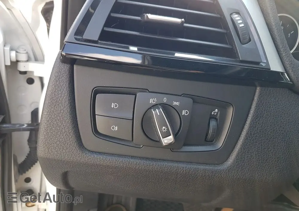 BMW Seria 3 330d xDrive Sport-Aut Sport Line