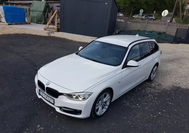 BMW Seria 3 330d xDrive Sport-Aut Sport Line
