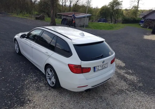 BMW Seria 3 330d xDrive Sport-Aut Sport Line