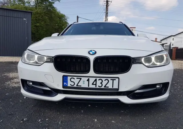 BMW Seria 3 330d xDrive Sport-Aut Sport Line