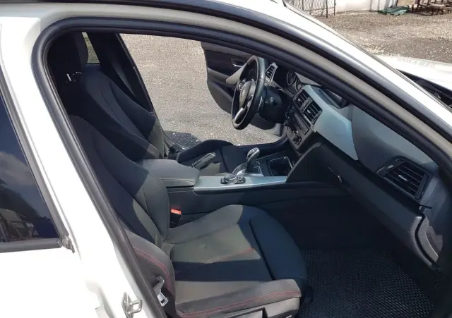 BMW Seria 3 330d xDrive Sport-Aut Sport Line