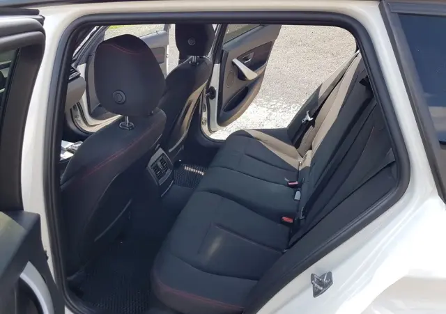 BMW Seria 3 330d xDrive Sport-Aut Sport Line