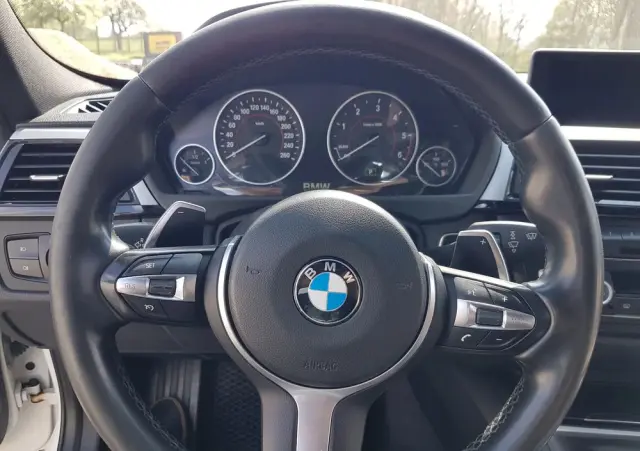 BMW Seria 3 330d xDrive Sport-Aut Sport Line