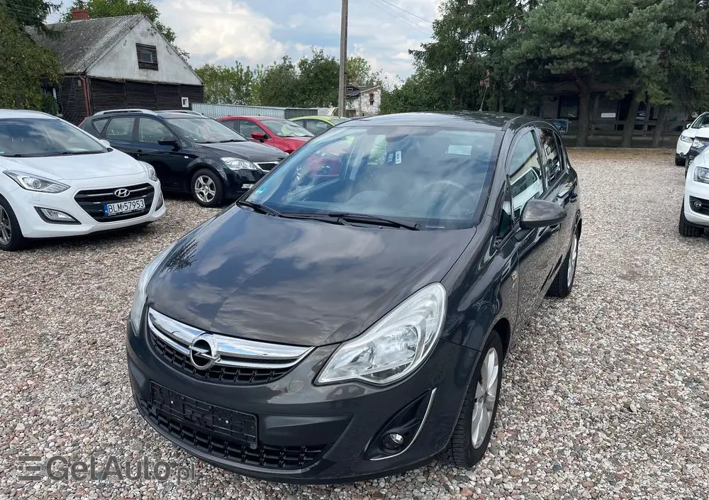 OPEL Corsa 1.2 16V Cosmo