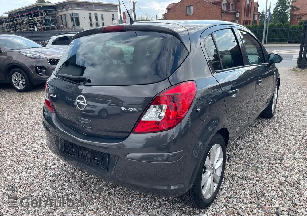 OPEL Corsa 1.2 16V Cosmo
