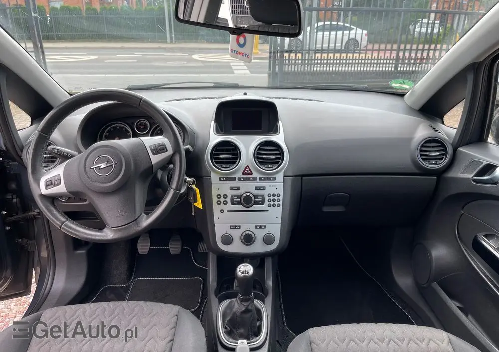 OPEL Corsa 1.2 16V Cosmo