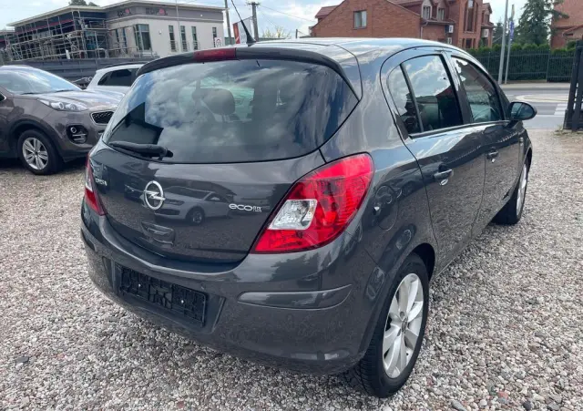 OPEL Corsa 1.2 16V Cosmo