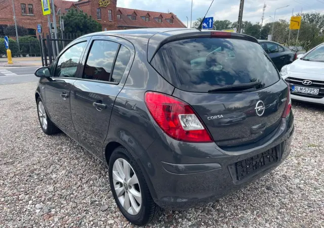 OPEL Corsa 1.2 16V Cosmo