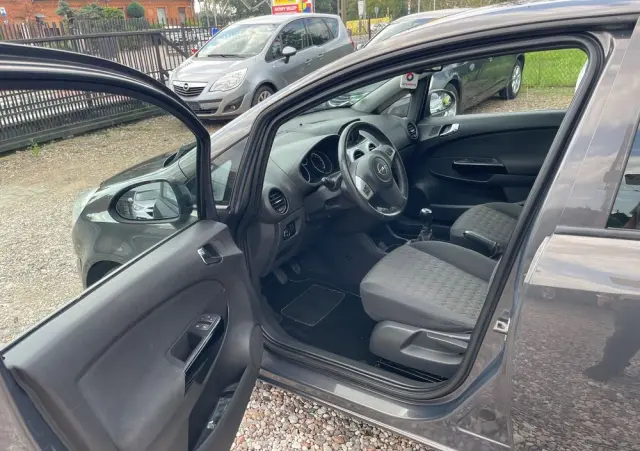 OPEL Corsa 1.2 16V Cosmo