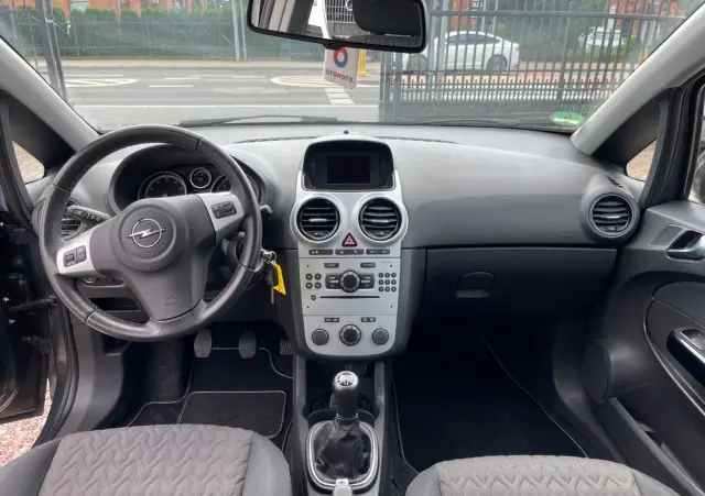 OPEL Corsa 1.2 16V Cosmo