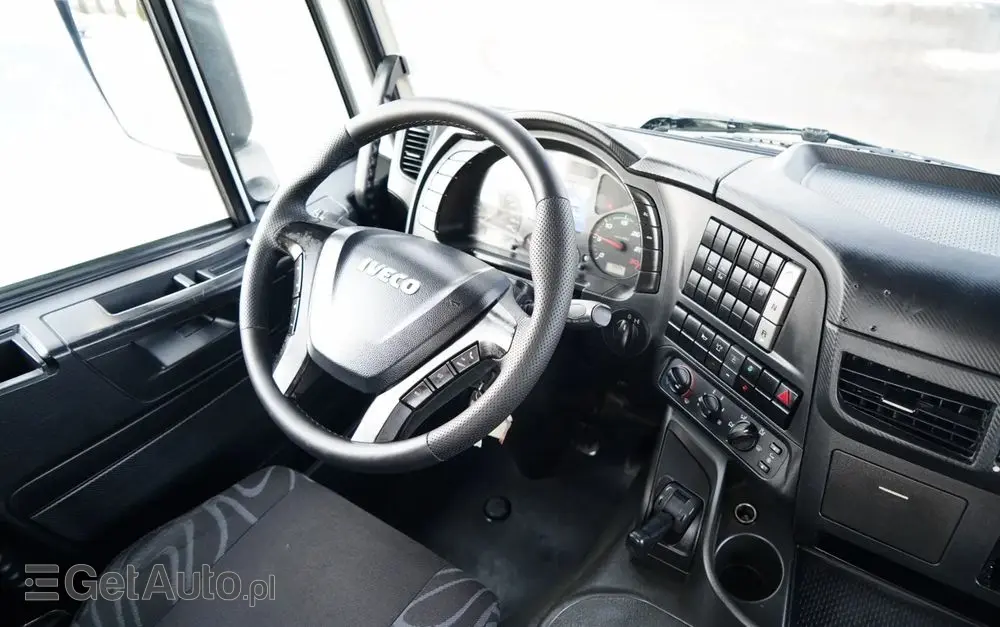 IVECO STRALIS 360 / 6X2 /  LAWETA / PLATFORMA 9,3 M / NAJAZDY HYDRAULICZNE / WYCIĄGARKA / OŚ PODONOSZONA  / EURO 6 