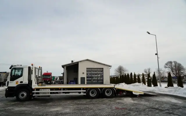 IVECO STRALIS 360 / 6X2 /  LAWETA / PLATFORMA 9,3 M / NAJAZDY HYDRAULICZNE / WYCIĄGARKA / OŚ PODONOSZONA  / EURO 6 