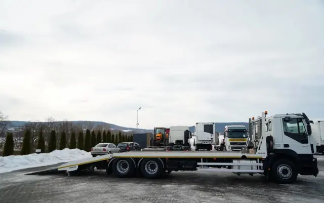 IVECO STRALIS 360 / 6X2 /  LAWETA / PLATFORMA 9,3 M / NAJAZDY HYDRAULICZNE / WYCIĄGARKA / OŚ PODONOSZONA  / EURO 6 